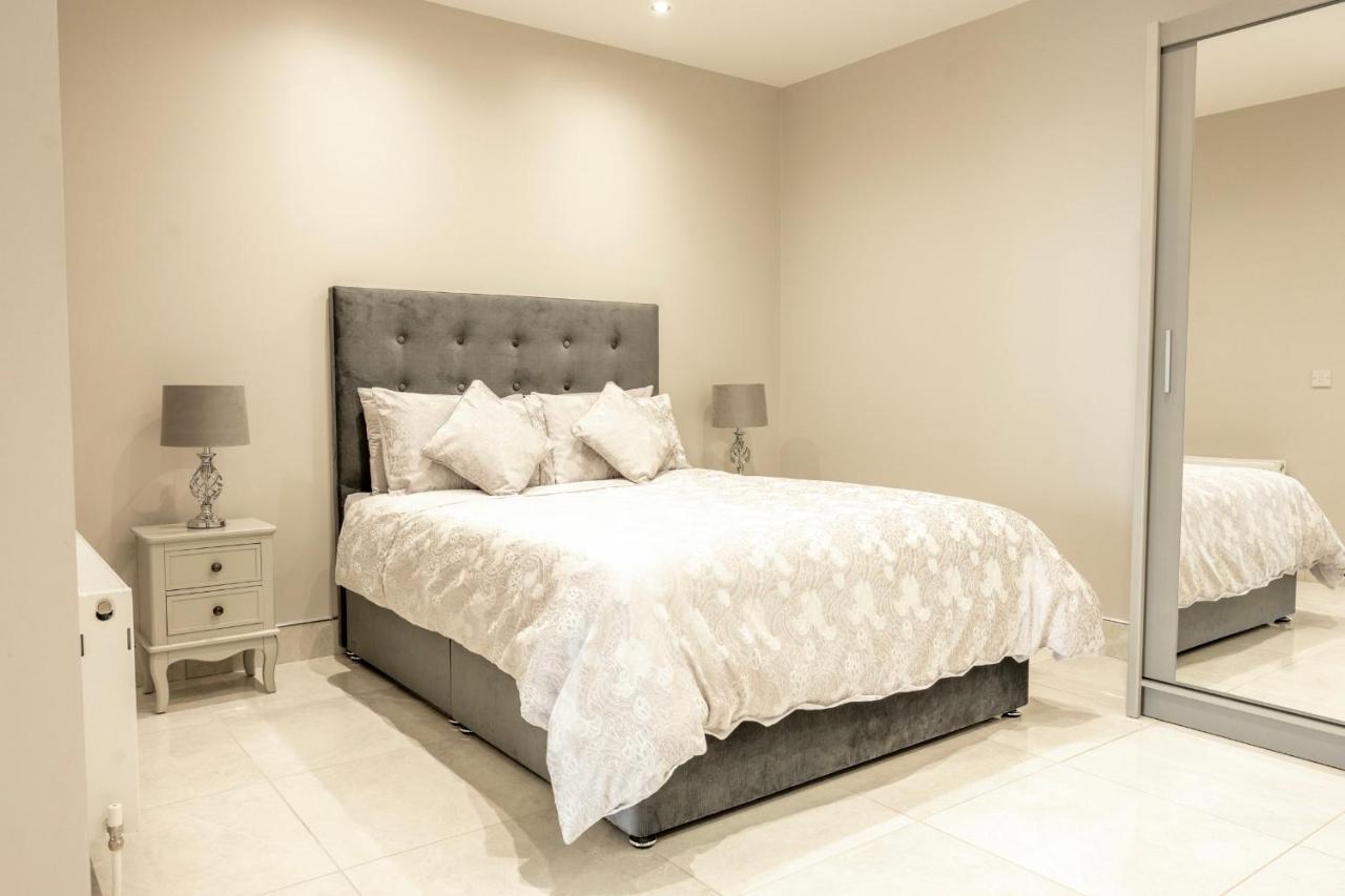 The View Apartment 2, Newry - Luxury Open Plan Apartment With City Views Dış mekan fotoğraf