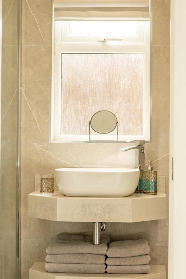 The View Apartment 2, Newry - Luxury Open Plan Apartment With City Views Dış mekan fotoğraf
